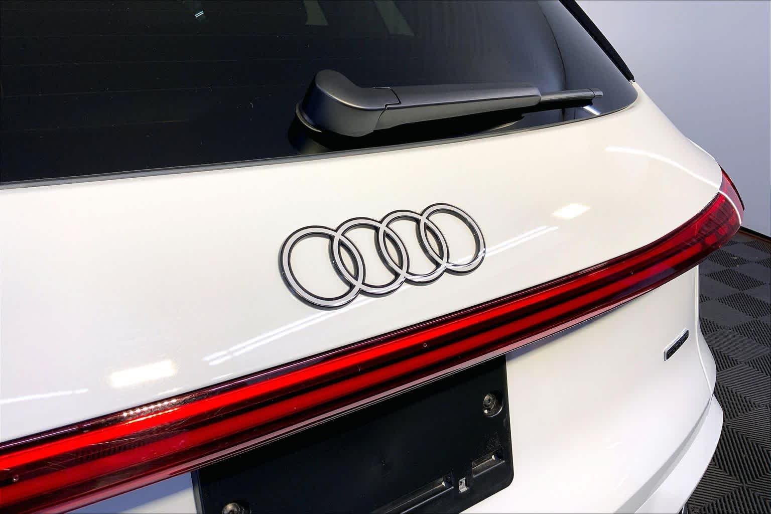 Used 2025 Glacier White Metallic Audi Premium image 33