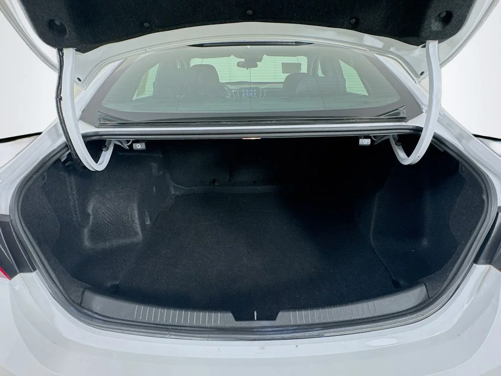 Used 2024 White Chevrolet LT image 31
