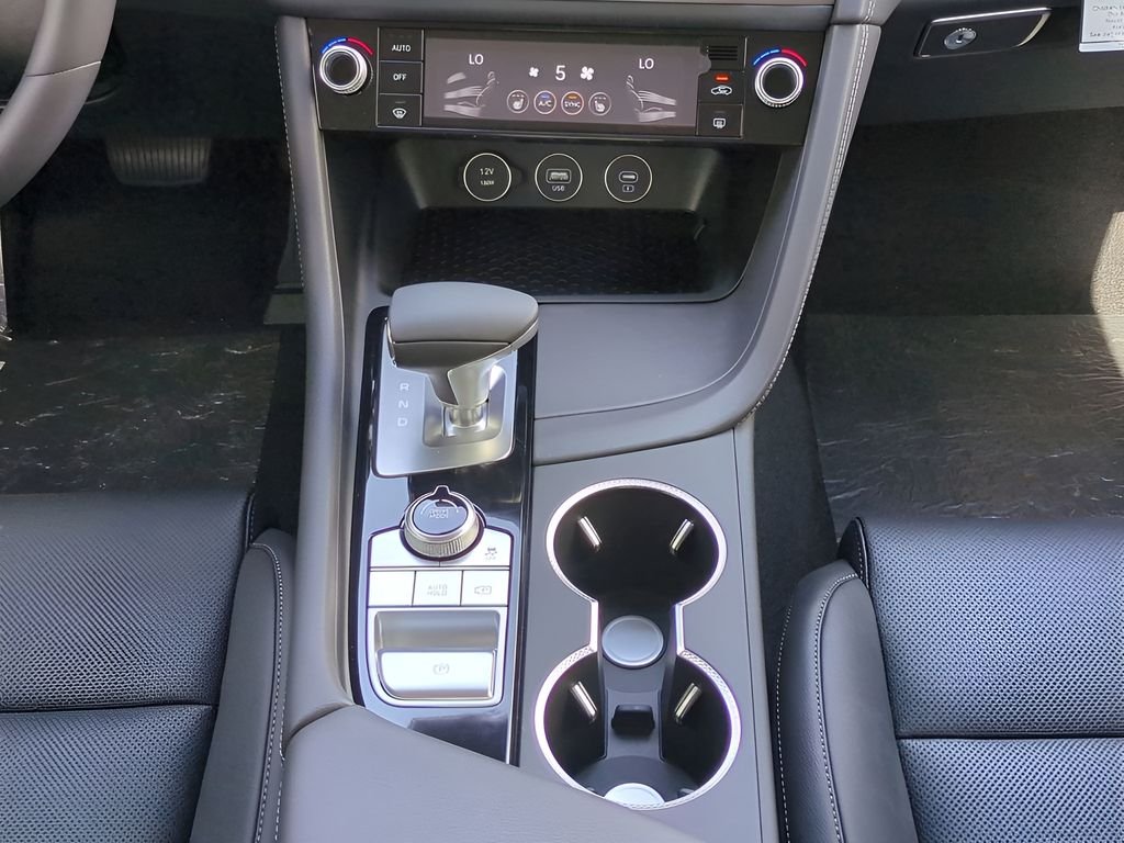 2026 GENESIS G70 Standard - Photo 18