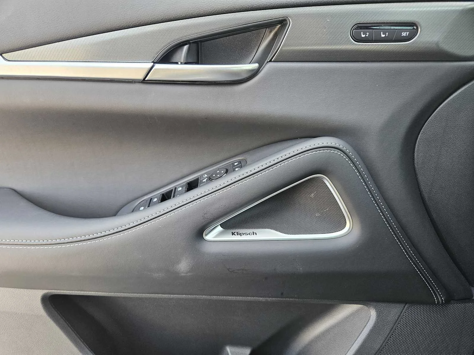 2027 INFINITI QX60 LUXE - Photo 17