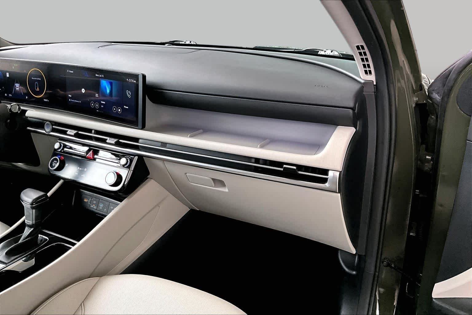 Used 2025 Rockwood Green Hyundai SEL Convenience image 17