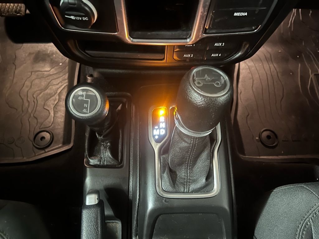 Used 2018 Gray Jeep Unlimited Sport image 16