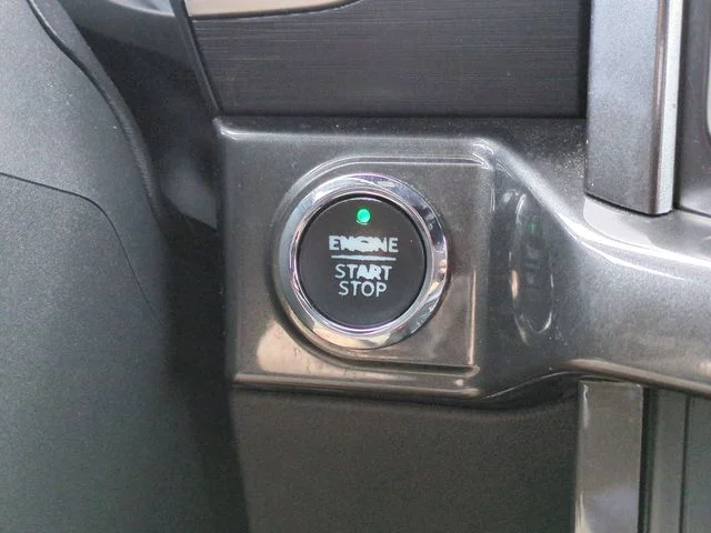 Used 2023 Gray Ford XLT image 26