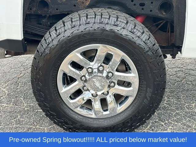 Used 2019 White Chevrolet LTZ image 11