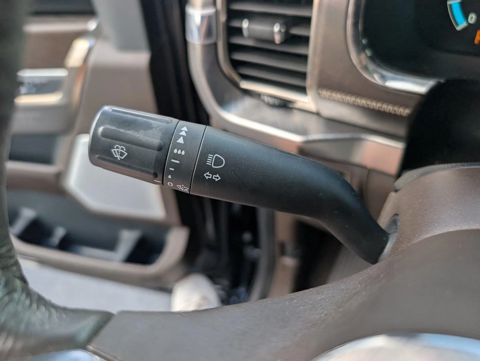 Used 2021 Agate Black/Stone Gray Ford King Ranch image 30