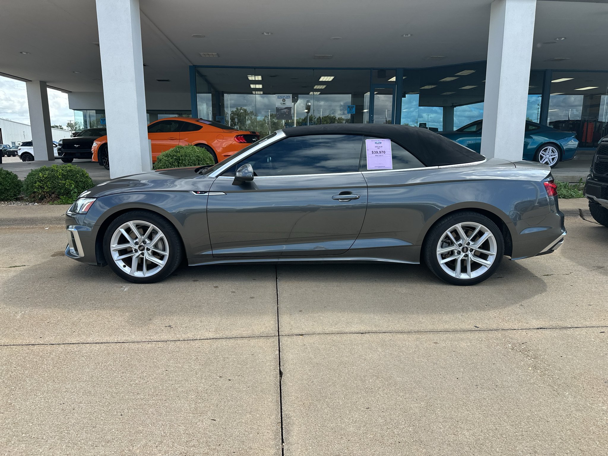 Used 2023 Daytona Gray Pearl Effect/Black Roof Audi S line Premium Plus image 11