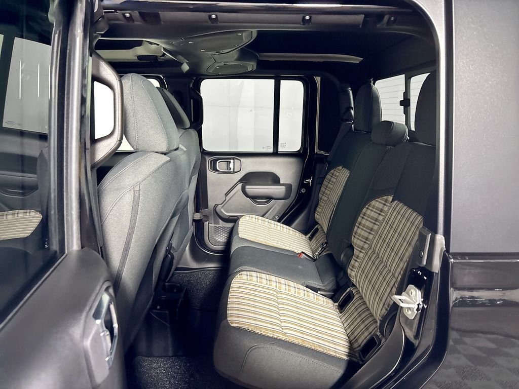 New 2026 Black Clear-Coat Exterior Paint Jeep 85th Anniversary Edition image 20