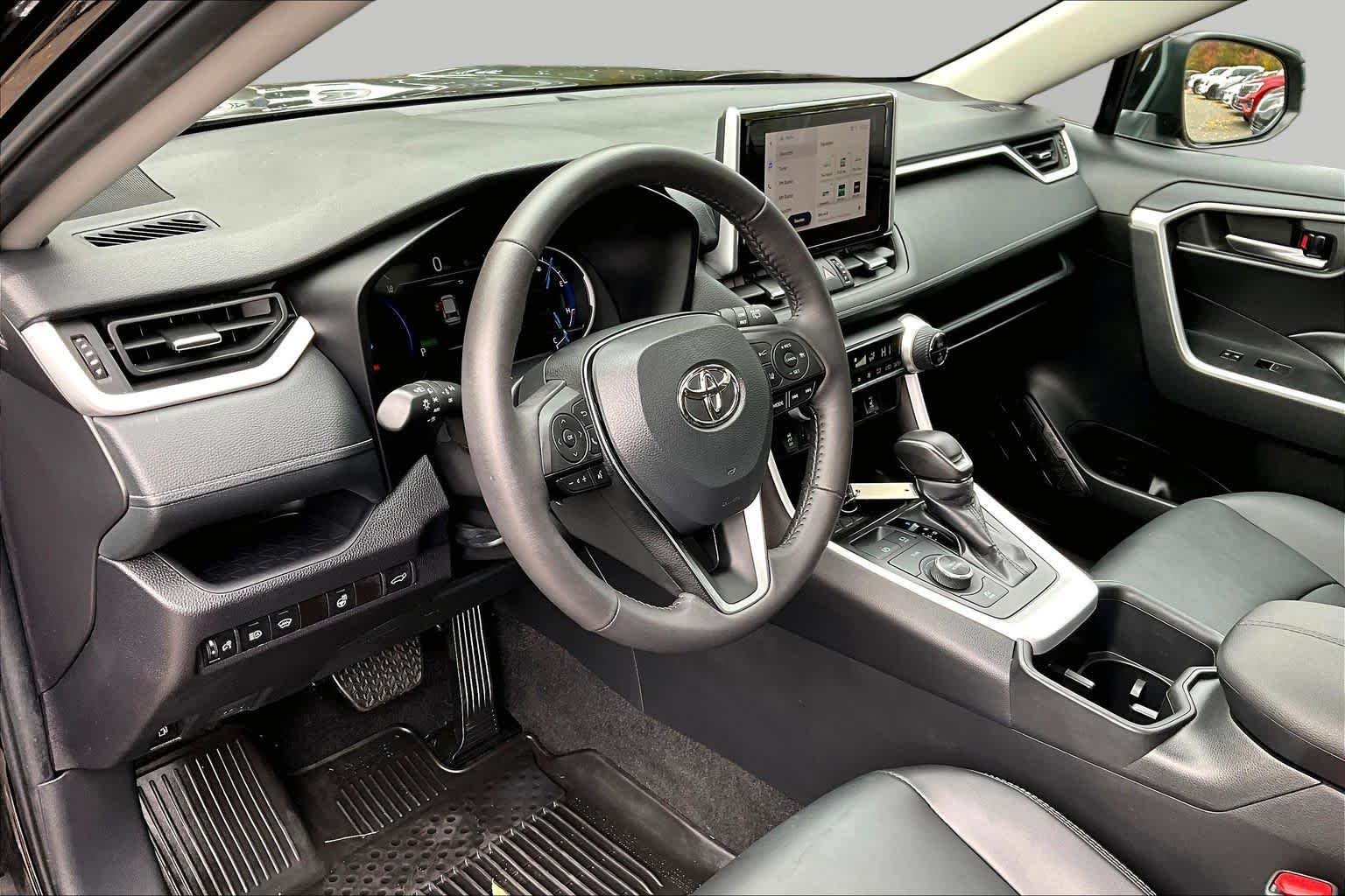 Used 2024 Midnight Black Metallic Toyota Hybrid XLE Premium image 17