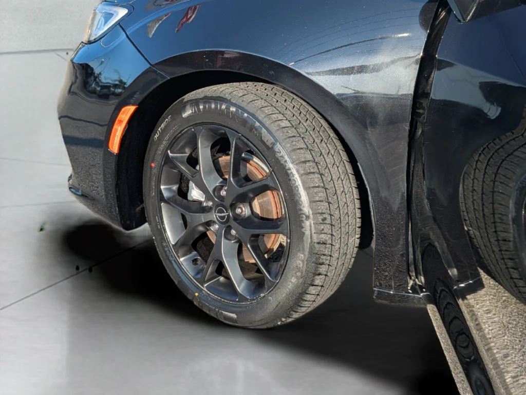 Used 2025 Black Chrysler Limited image 37