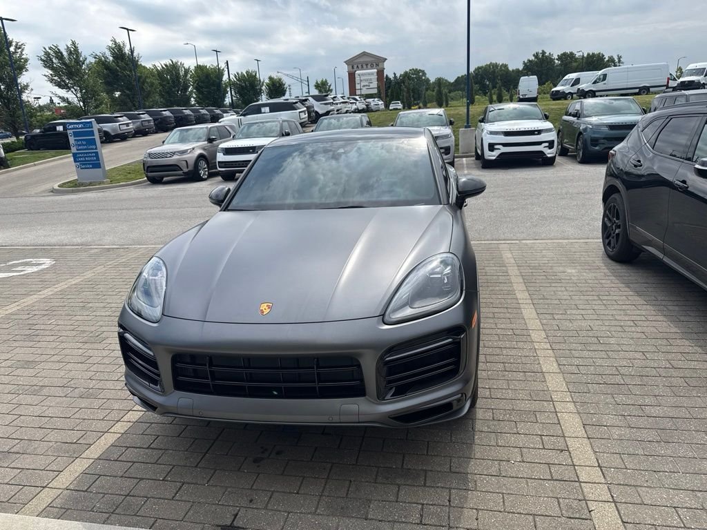 2022 Porsche Cayenne GTS's photo