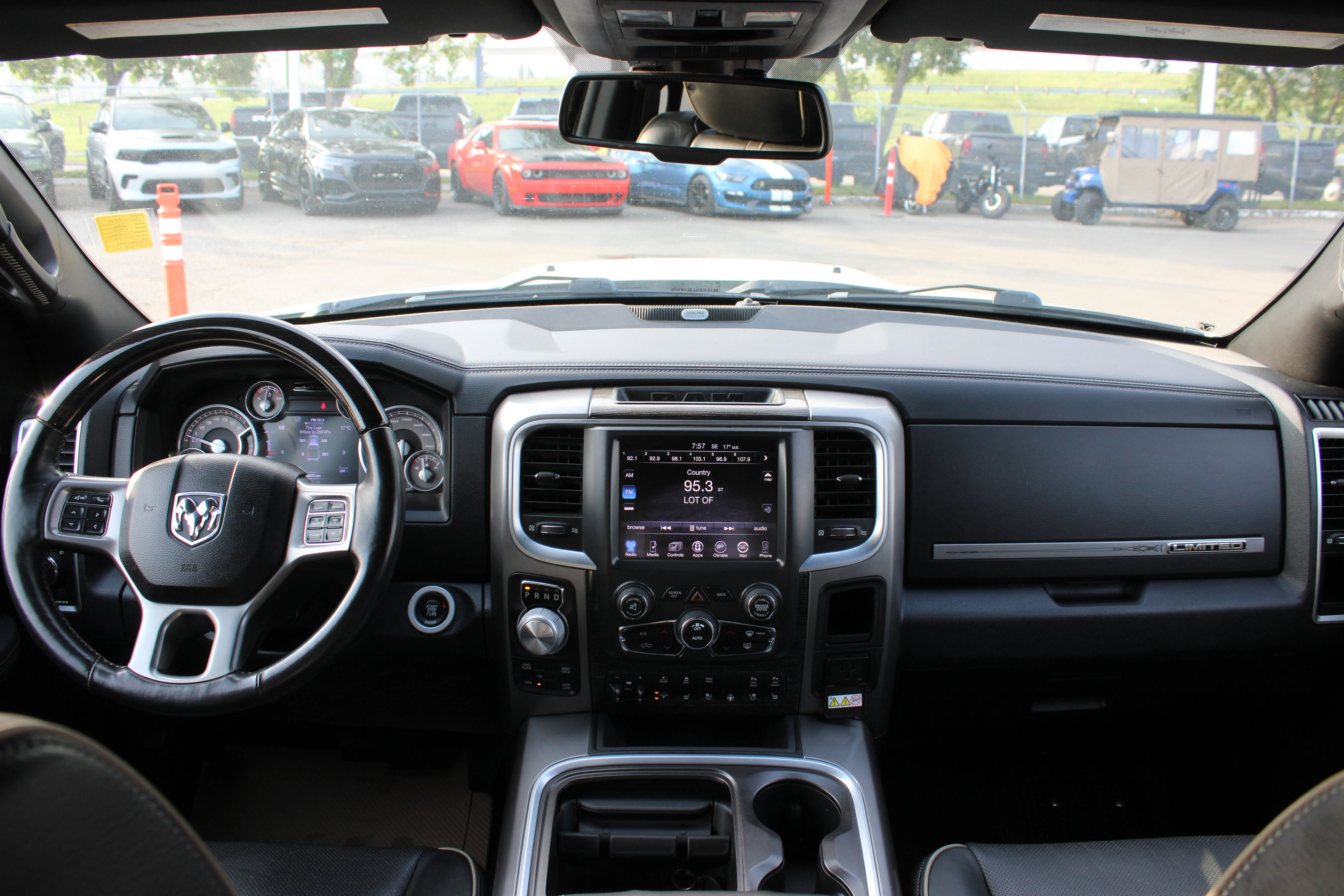 Used 2016 White RAM Limited* | 5.7L V8 | Leather | Heated & Cooled Seats | Sunroof image 3