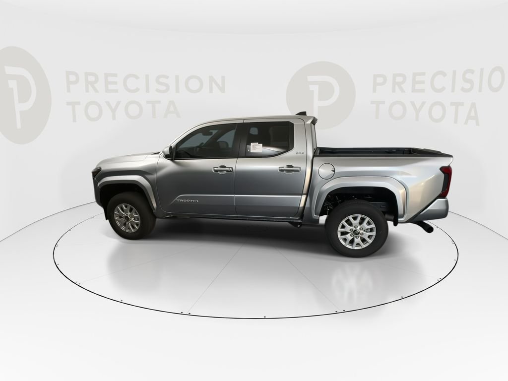 2026 Toyota Tacoma SR5 - Photo 12