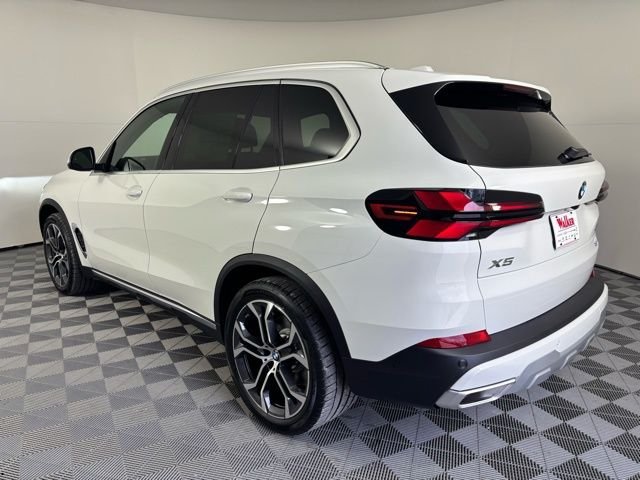 New 2026 White BMW xDrive40i image 5