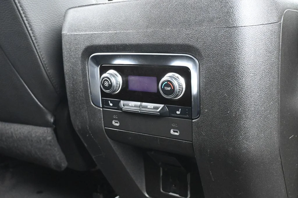 Used 2022 Onyx Black GMC Denali image 50