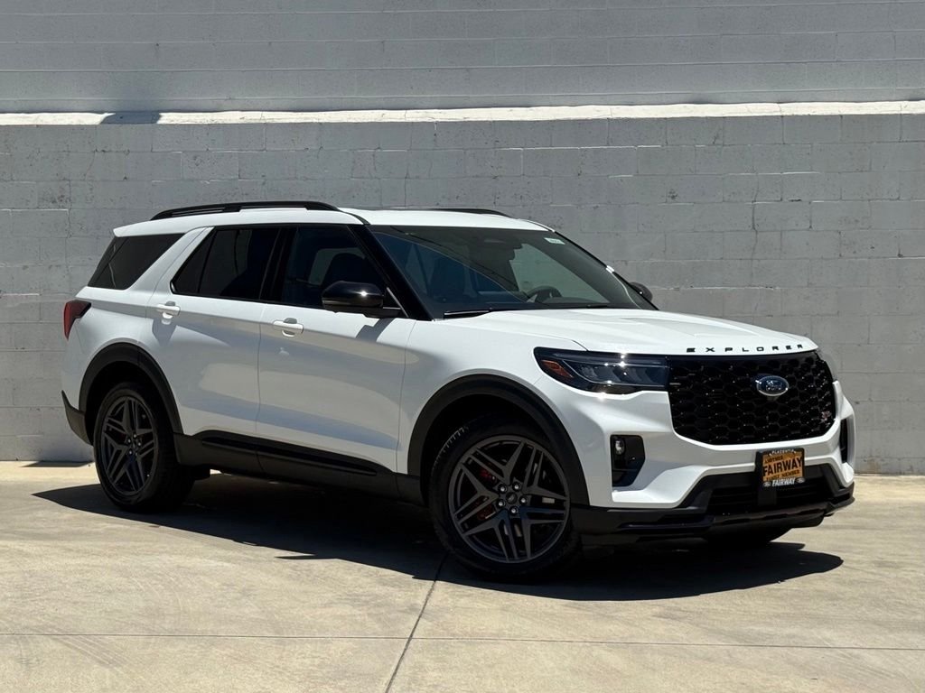 New 2026 Star White Metallic Tri-Coat Ford ST image 1