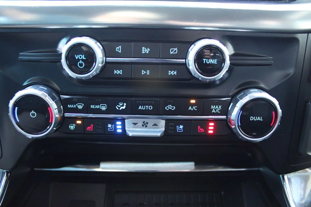 Used 2023 Agate Black Metallic Ford Lariat image 29