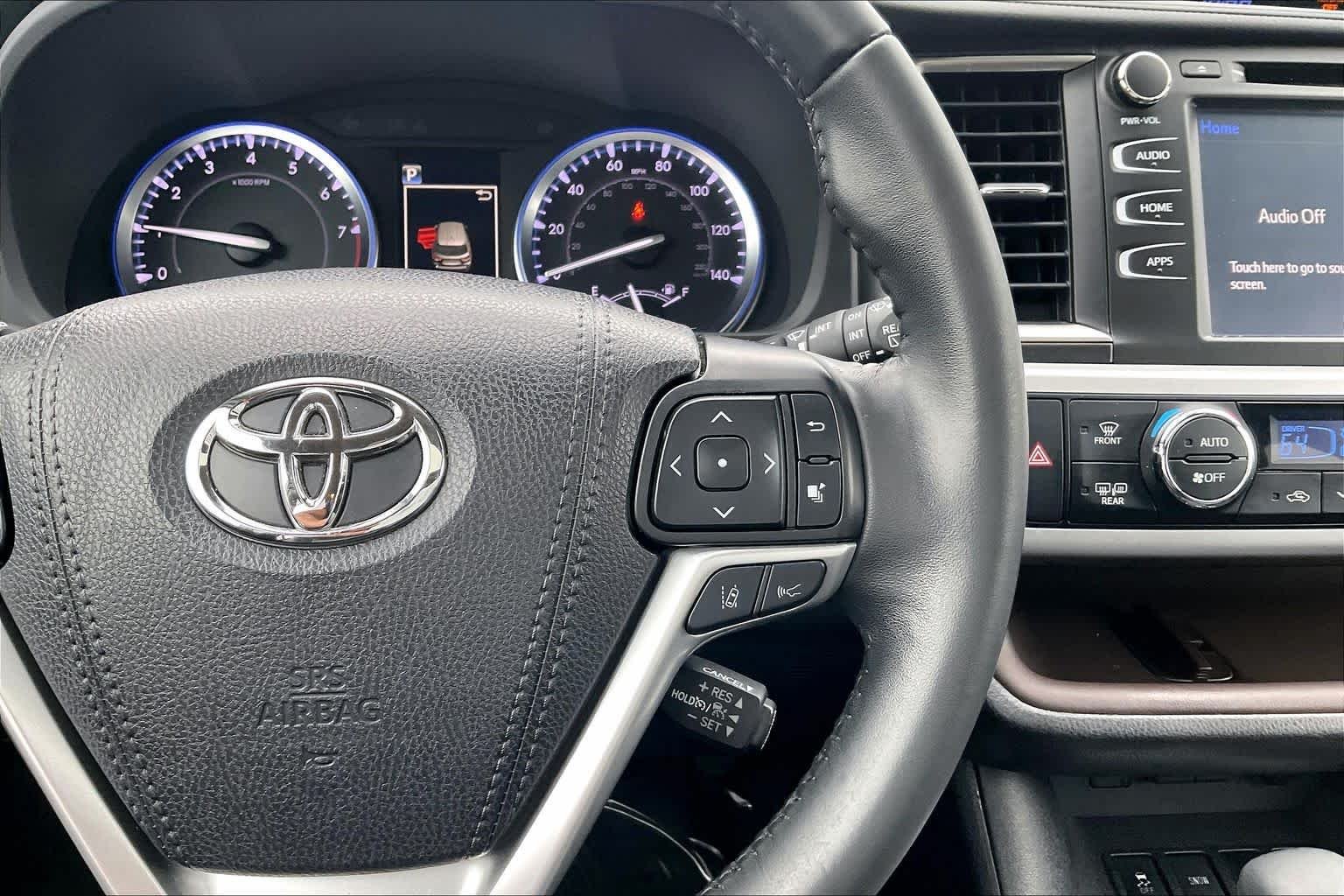 Used 2019 Midnight Black Metallic Toyota XLE image 24