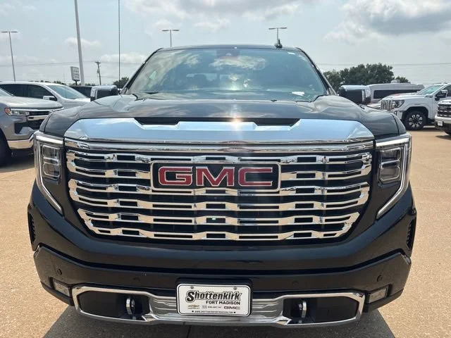 Used 2023 Onyx Black GMC Denali image 10