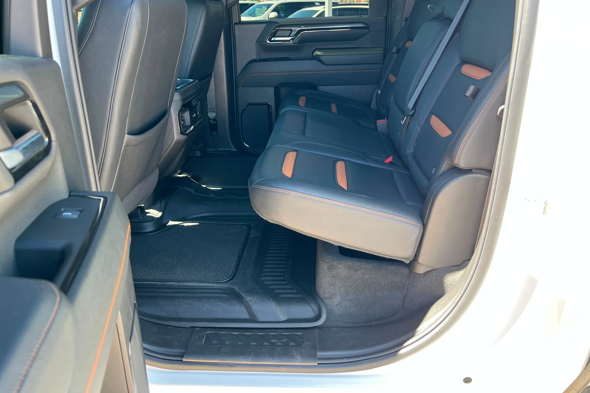 Used 2024 Summit White GMC AT4 image 21