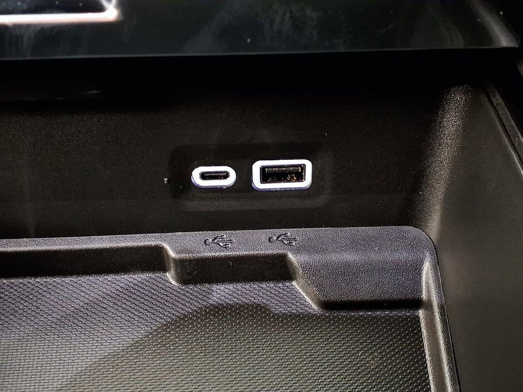 2026 GMC Yukon XL Denali - Photo 25