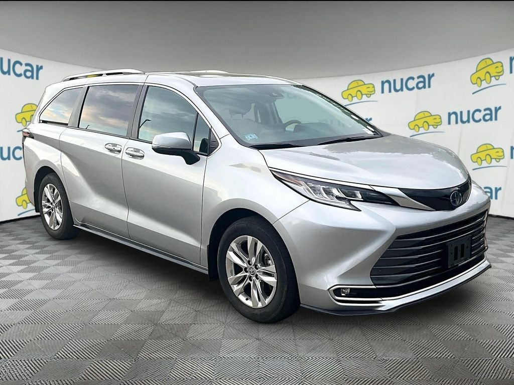 2023 Toyota Sienna Limited 7-Passenger Hybrid AWD's photo