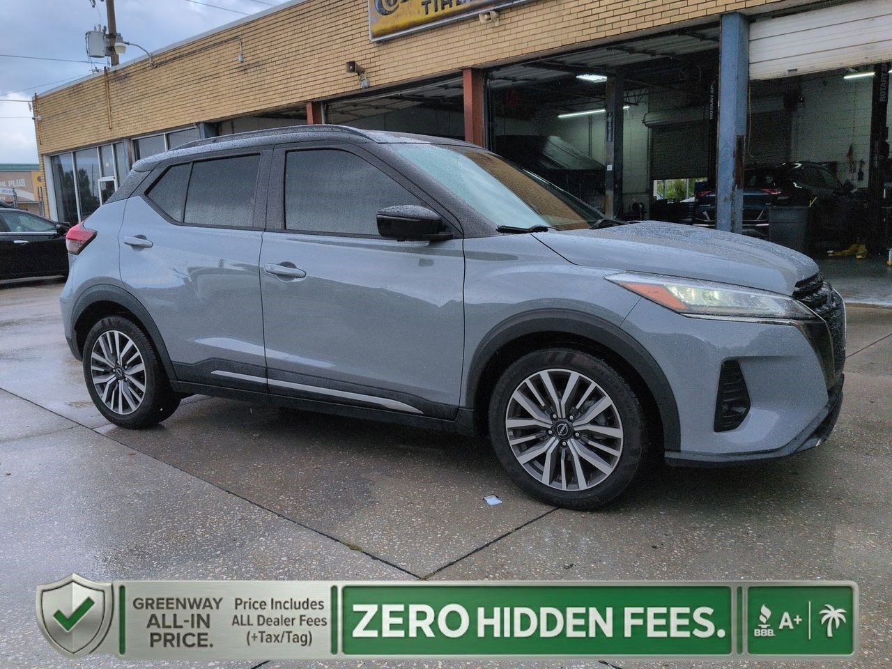 Used 2022 Boulder Gray Pearl Nissan SR image 1