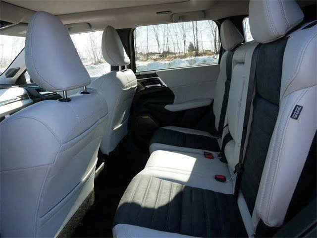 New 2026 Cosmic Blue Metallic Mitsubishi SE TECH image 5
