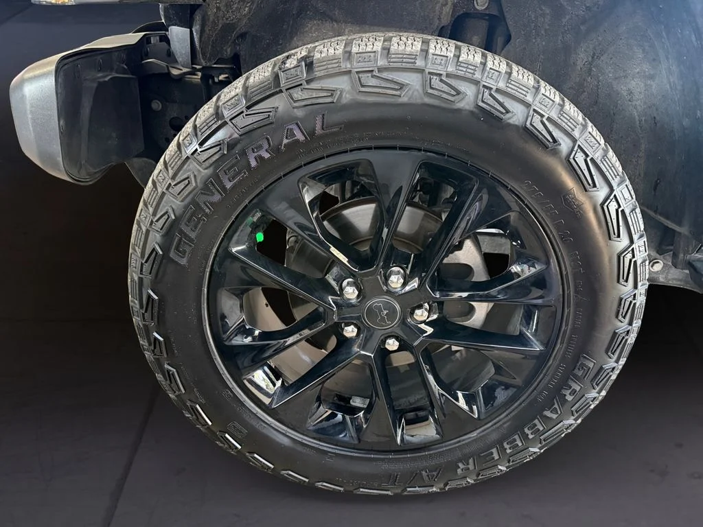 Used 2025 Black Jeep Nighthawk image 9