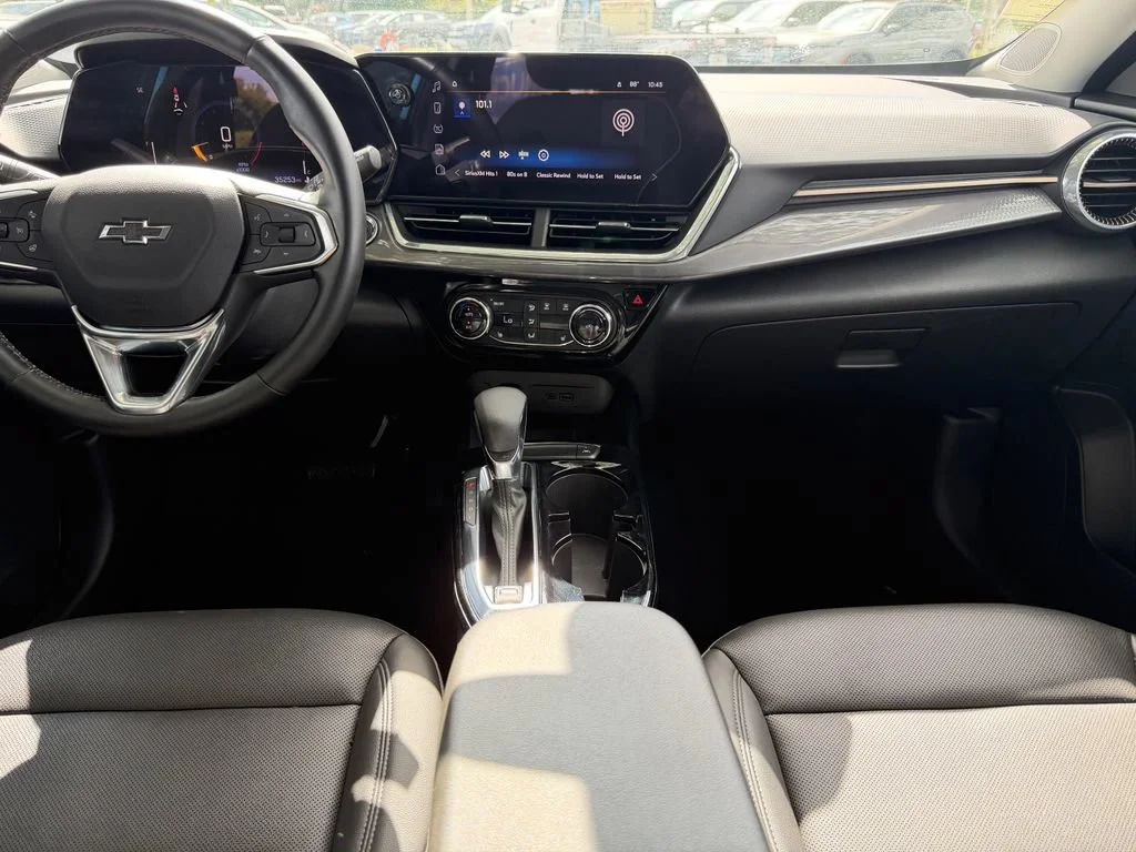 Used 2025 Marina Blue Chevrolet ACTIV image 15