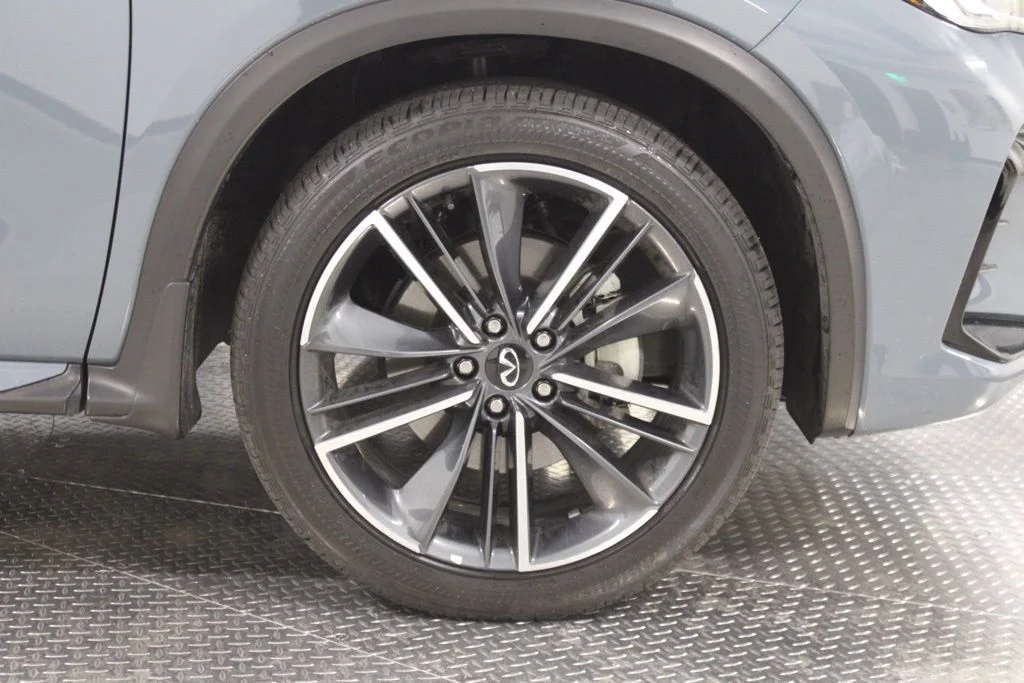 Certified Used 2025 Slate Gray INFINITI LUXE image 14