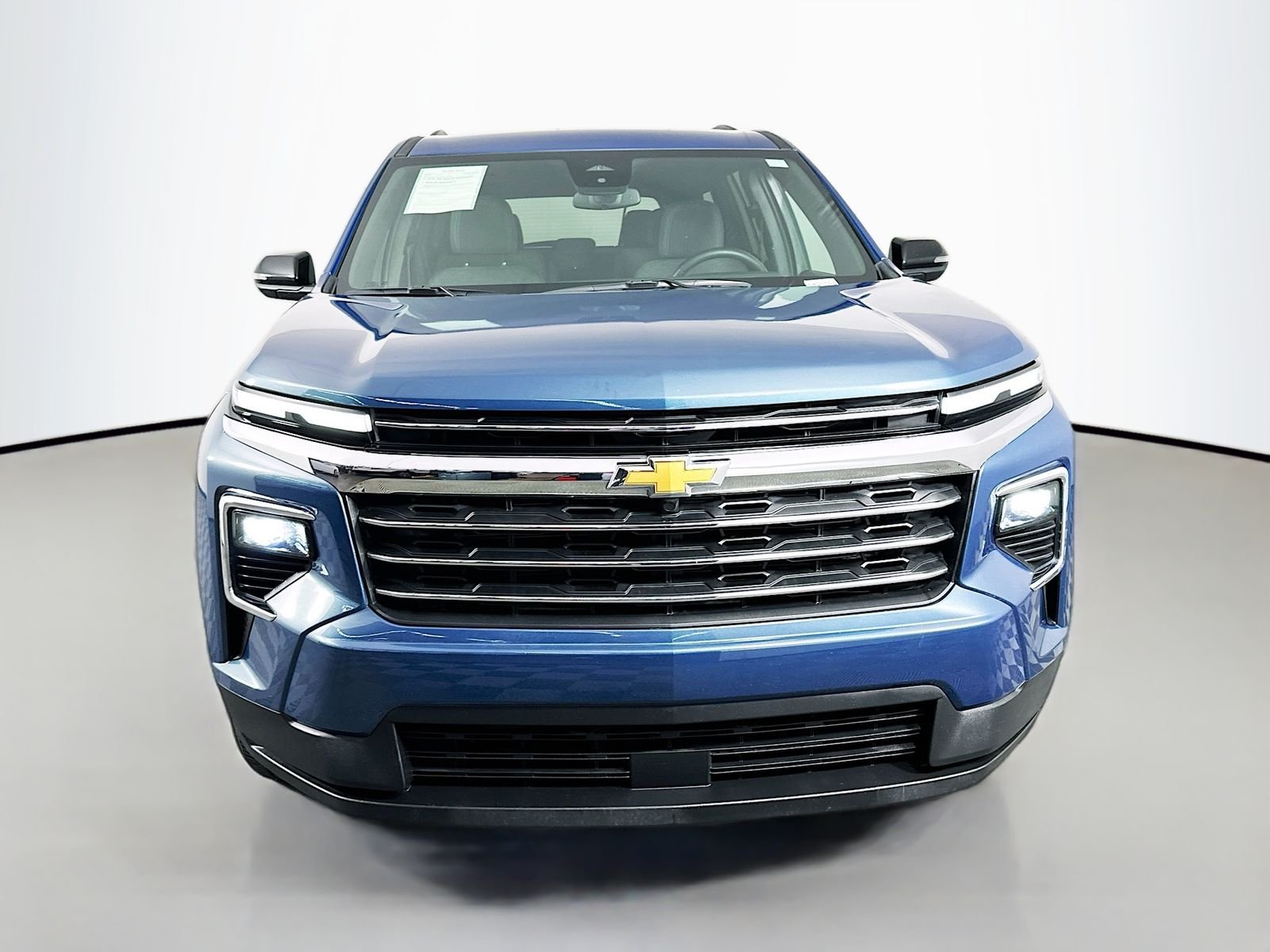 Used 2025 Lakeshore Blue Metallic Chevrolet LT image 2