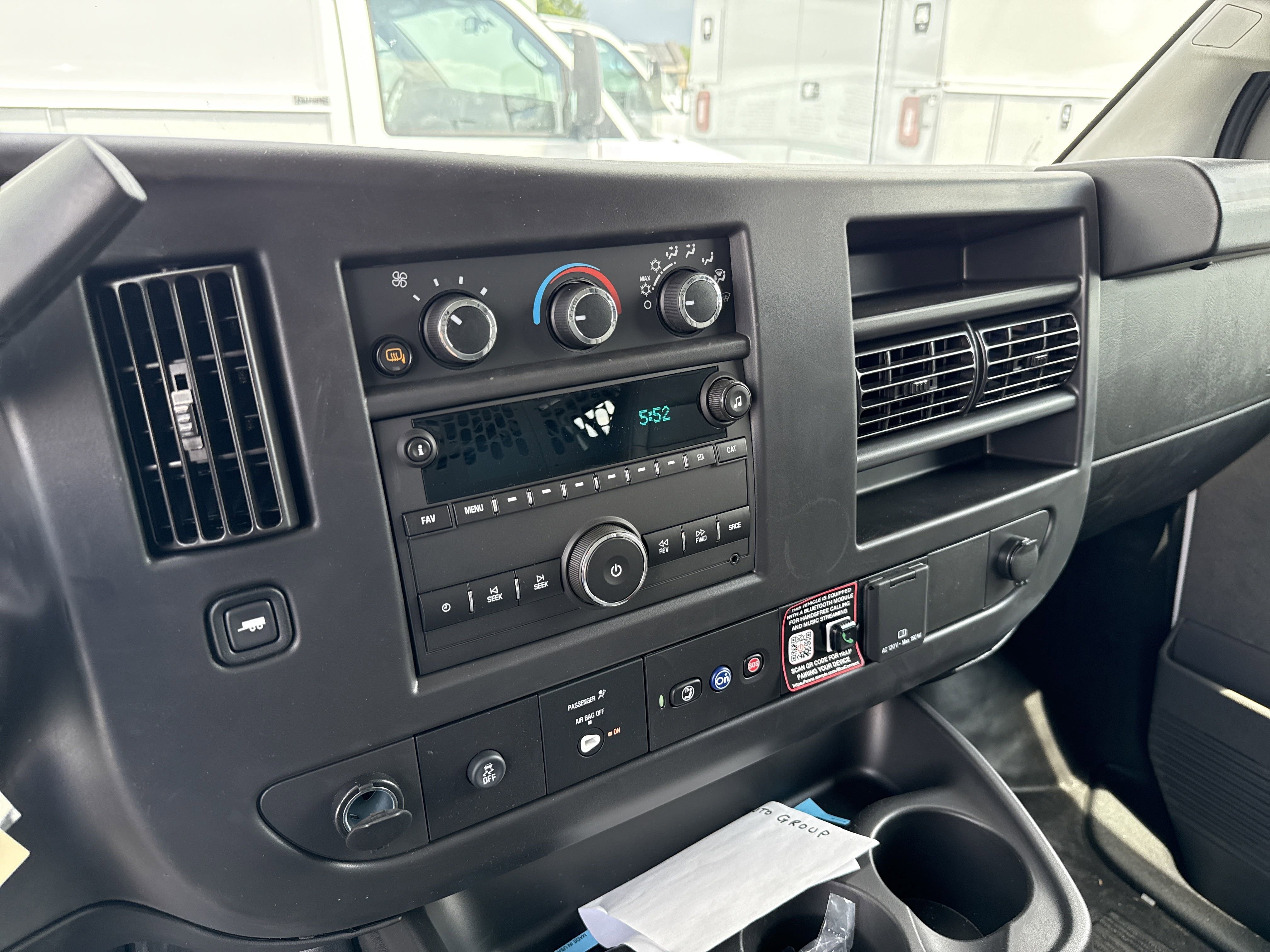 2025 Chevrolet Express Cargo Work Van - Photo 16