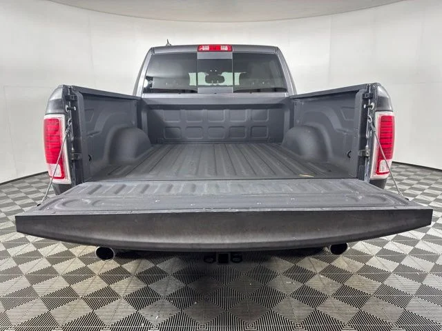 Used 2015 Granite Crystal Clearcoat Metallic Ram Laramie image 19