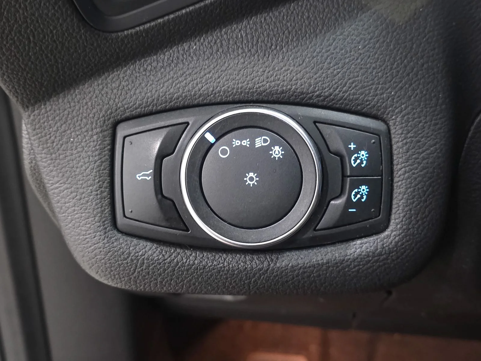 Used 2017 Gold Ford S image 23