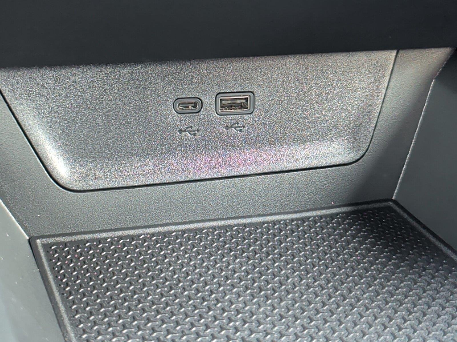 2027 Chevrolet Equinox LT - Photo 19