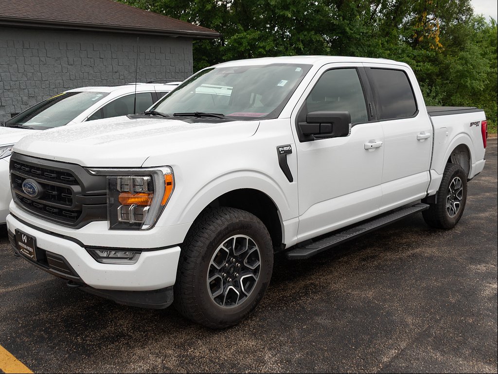 Used 2022 Oxford White Ford XLT image 4