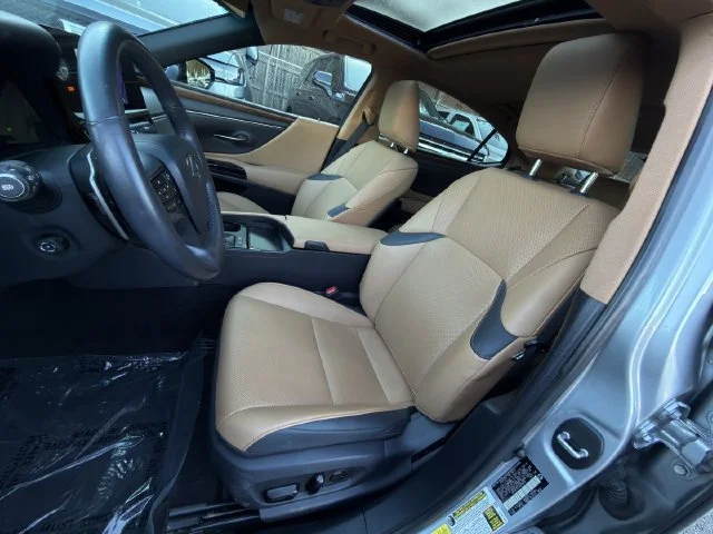 2024 Lexus ES Hybrid 300h - Photo 23
