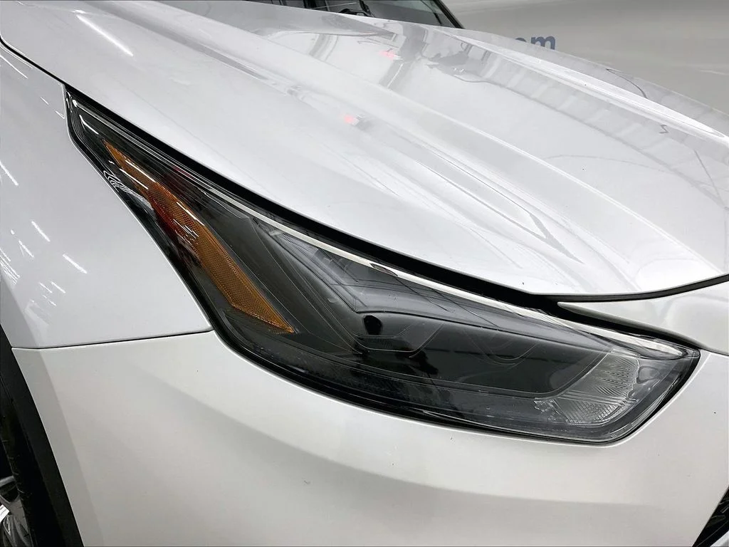 Used 2023 Beige Toyota XLE image 34