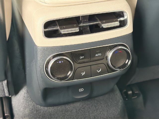 Certified Used 2025 Silver Genesis Advanced image 38