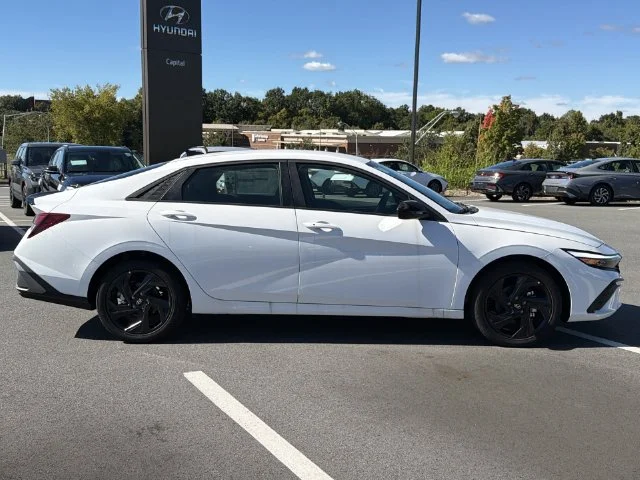 Used 2026 White Hyundai SEL Sport image 14