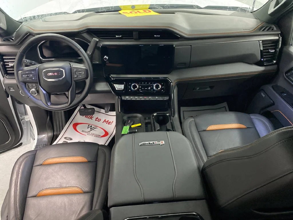 Used 2026 White GMC AT4 image 20