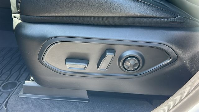 Used 2023 White Jeep Limited image 10