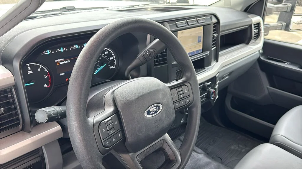 New 2024 Oxford White Ford F-450® XL image 13