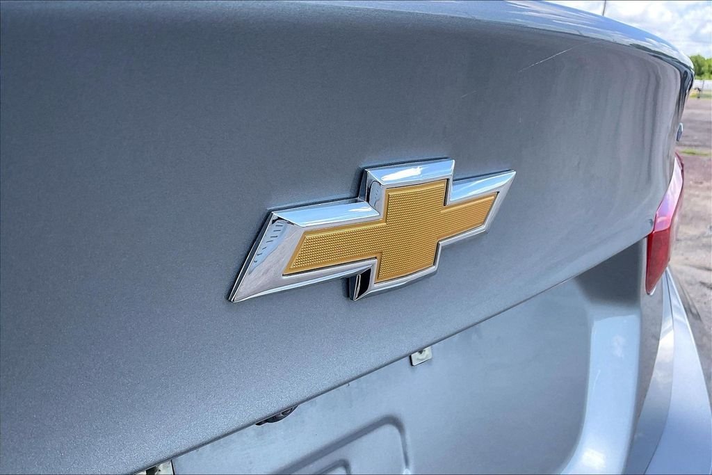 Used 2024 Gray Chevrolet LT image 27