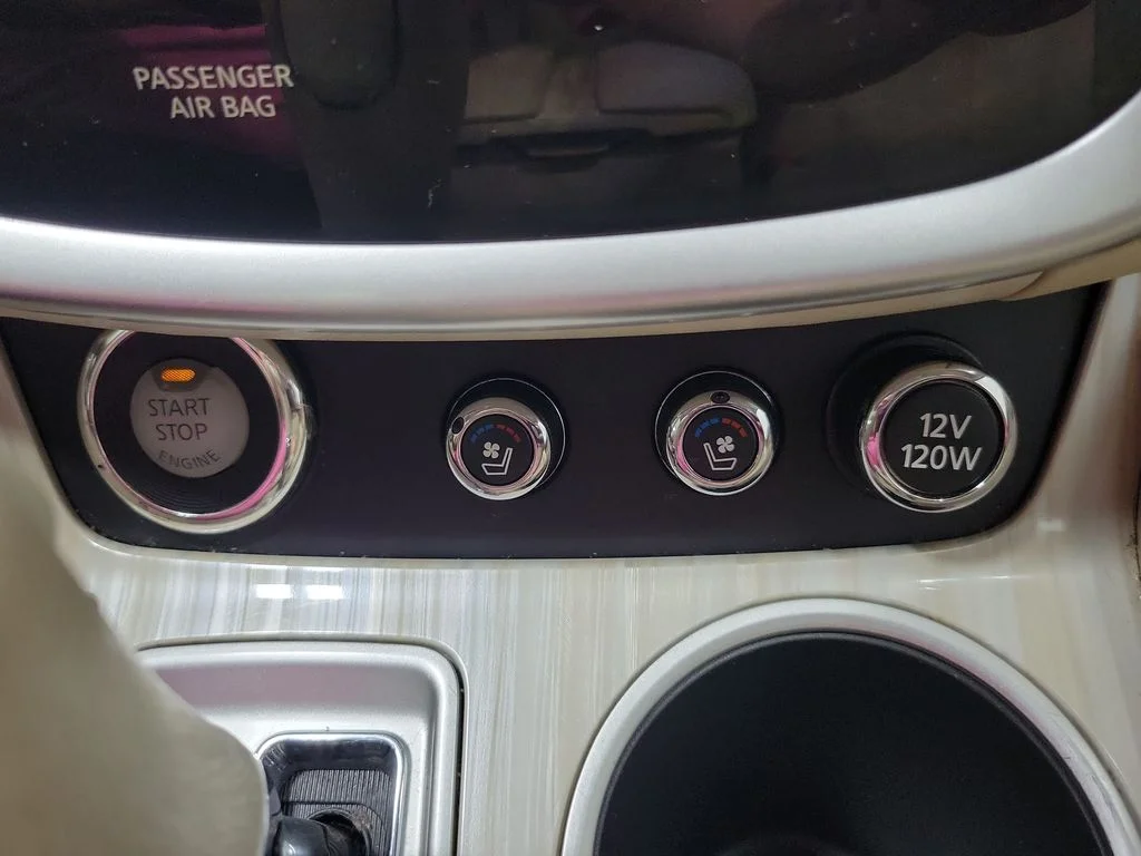 Used 2015 Red Nissan Platinum image 41