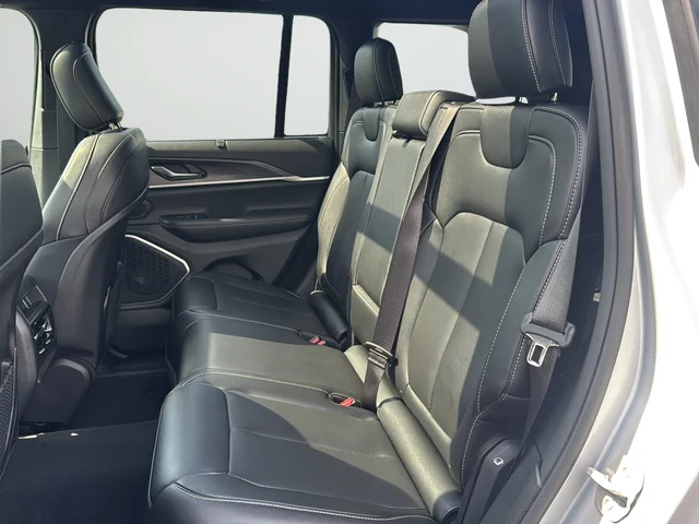 Used 2024 Silver Jeep 4xe image 27