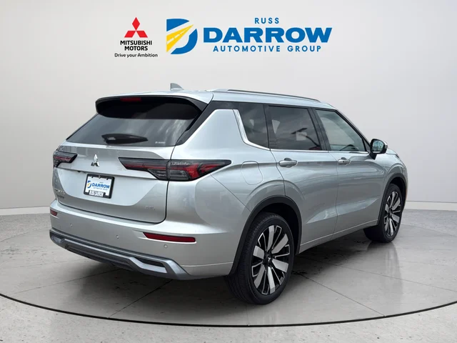 Used 2025 Silver Mitsubishi SEL image 5