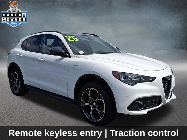 Used 2025 White Alfa Romeo Veloce image 3