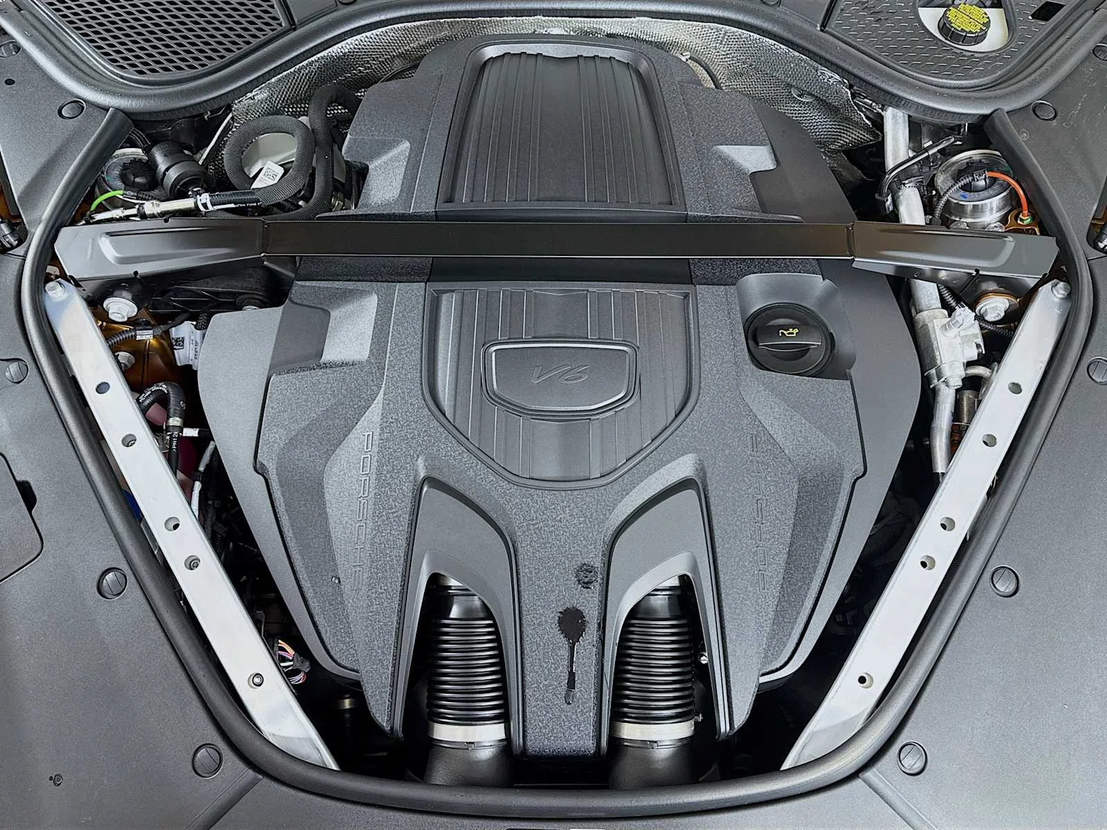 2026 Porsche Panamera 4 E-Hybrid - Photo 32