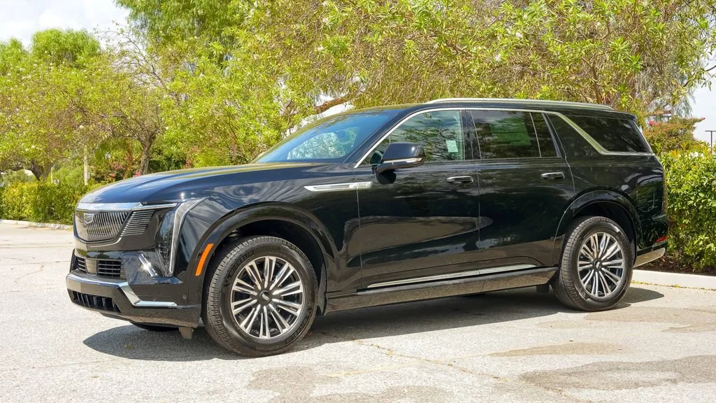2026 Cadillac Escalade IQL Luxury - Photo 8